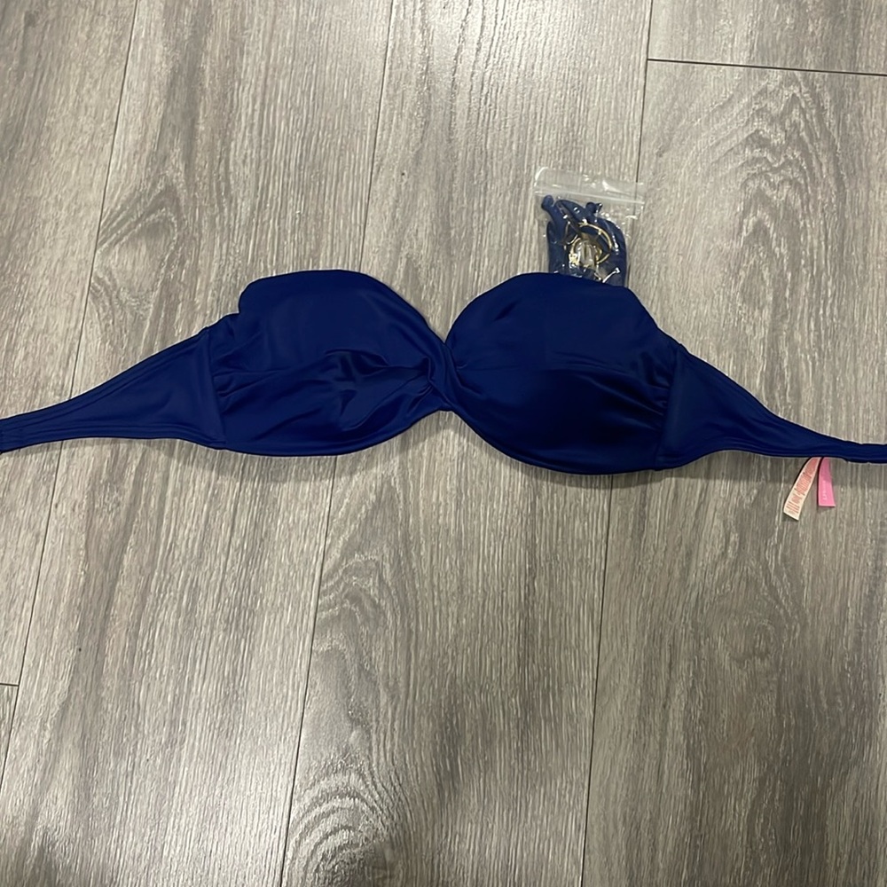 VICTORIA'S SECRET SWIM
Mix & Match Twist Push-Up Bandeau Top